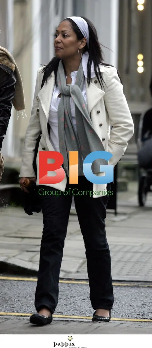 DJ Lisa I'Anson out shopping in London