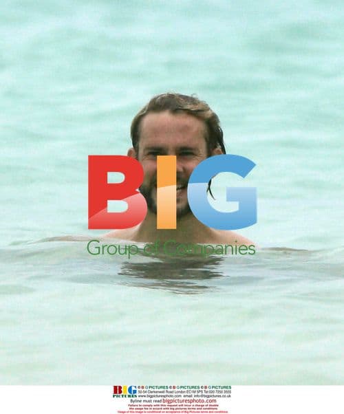 Dominic Monaghan plays soccer on Hawaiian beach