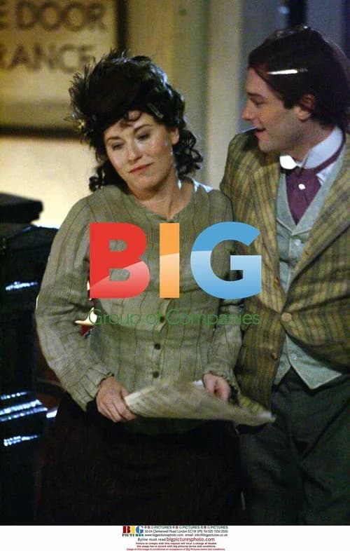 Jessie Wallace on set of Marie Lloyd TV series