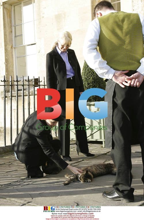 Kylie Minogue visits Bath