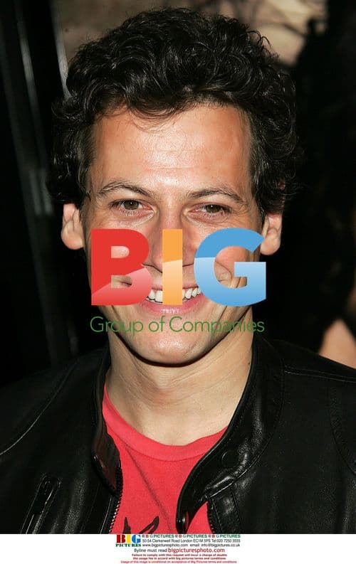 Actor IOAN GRUFFUDD at '300' premiere