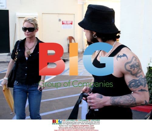Dave Navarro out with new girlfriend Tami Donaldson