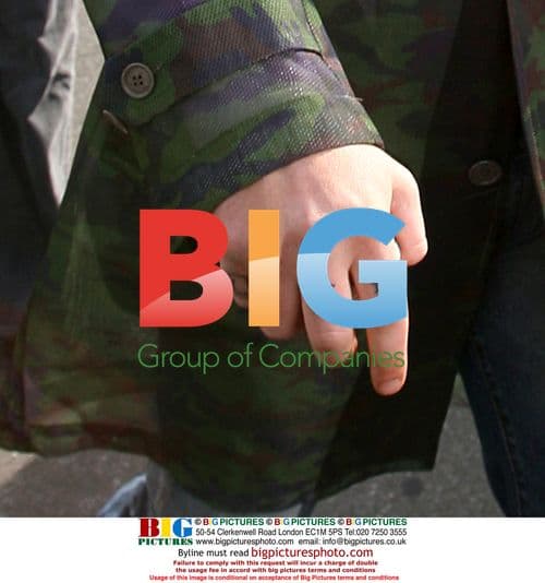 Singer Robbie Williams Leaves Rehab