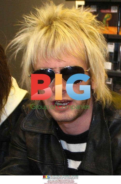 Towers of London with Donny Tourette at HMV