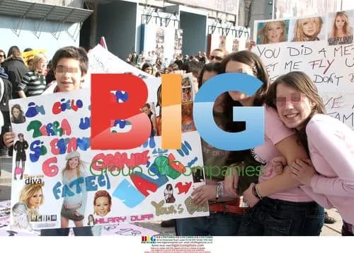 Hilary Duff Greets Fans from TRL Balcony