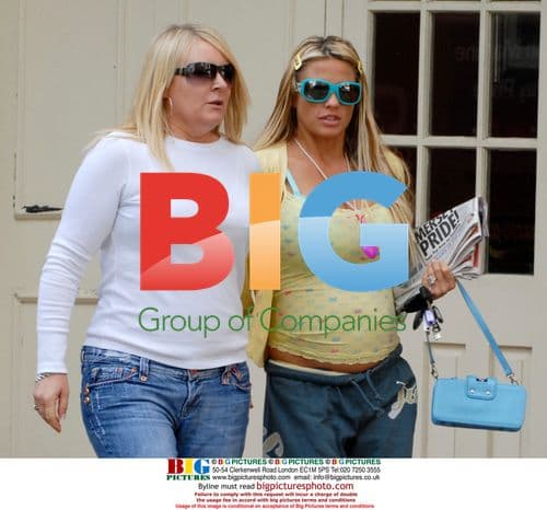 Katie Price Visits Beauty Salon in Brighton