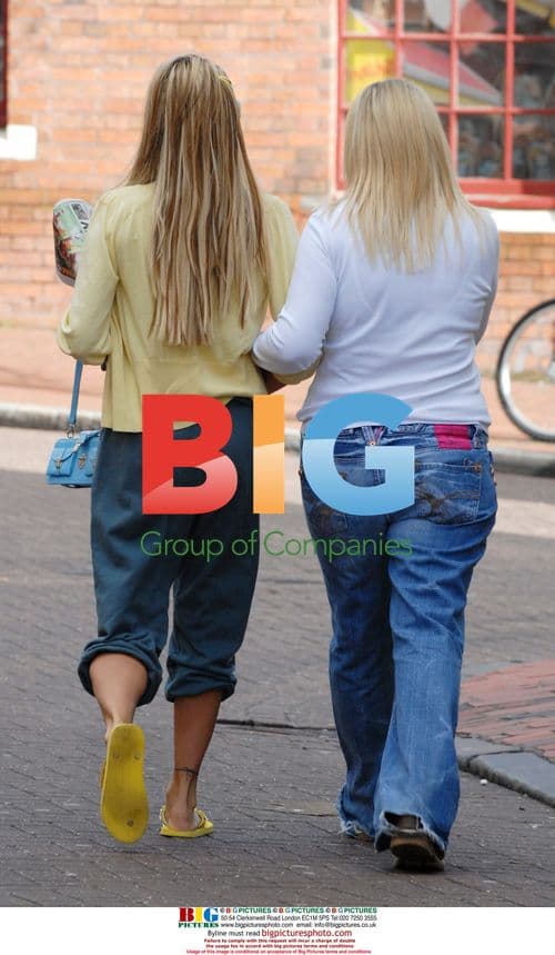 Katie Price visits beauty salon