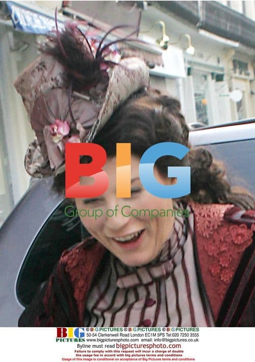 Jessie Wallace as Marie Lloyd on TV set