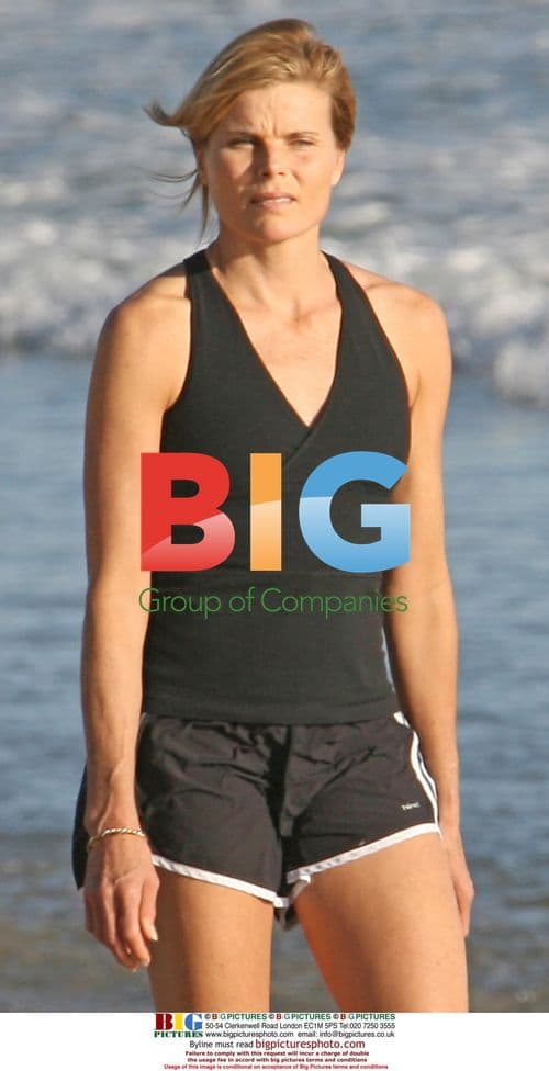 Mariel Hemingway Walks on Malibu Beach