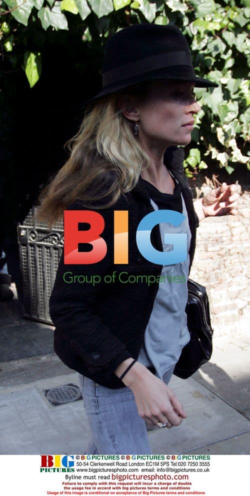 Kate Moss Departs London by Helicopter