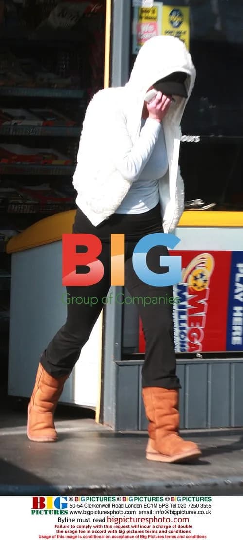 Britney Spears at Malibu gas station