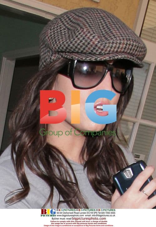 Jessica Simpson visits chiropractor