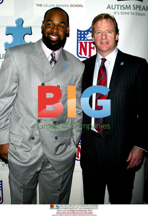 Donovan McNabb and Roger Goodell at Autism Gala