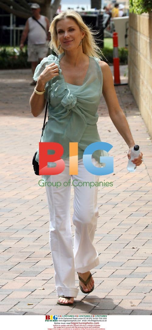 Ron Moss and Katherine Kelly Lang on Bold and the Beautiful set