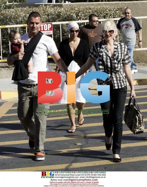 Gwen Stefani and family go shopping in Palm Springs
