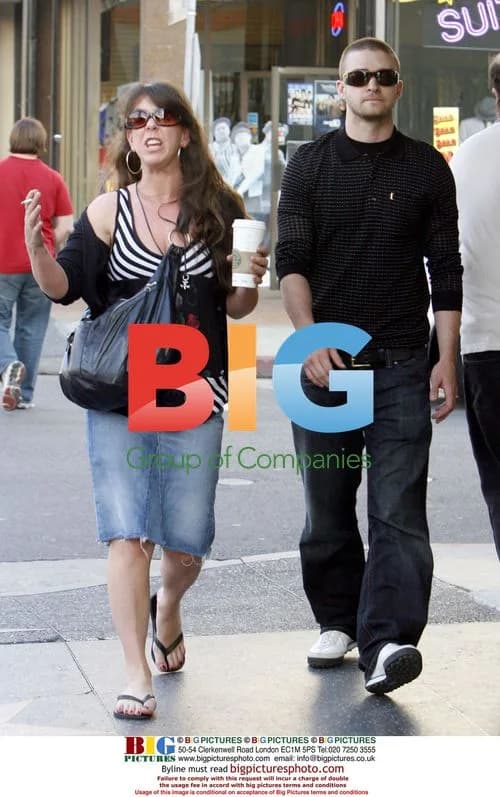 Justin Timberlake Runs Errands in Beverly Hills