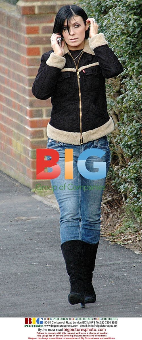 Kym Marsh Picks Up Kids from School