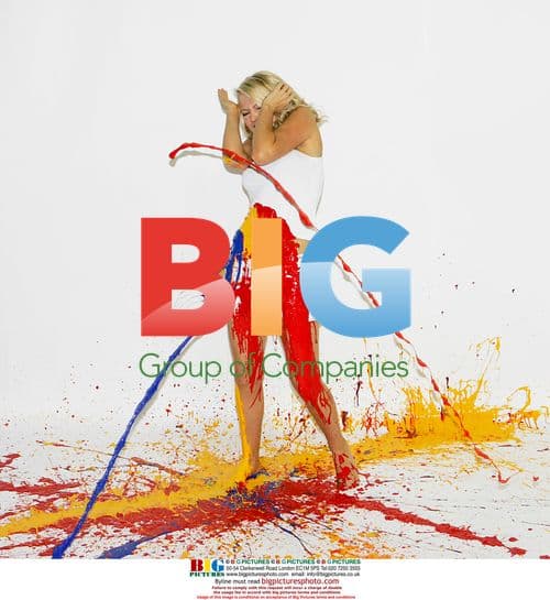 Hannah Sandling gets messy at The Ideal Home show