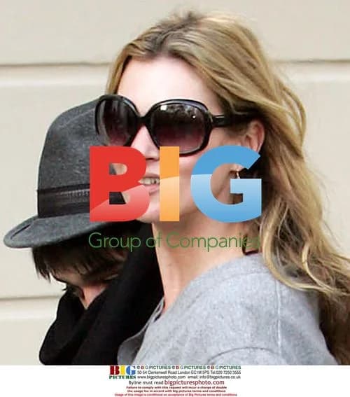 Kate Moss and Pete Doherty Leaving Clinic