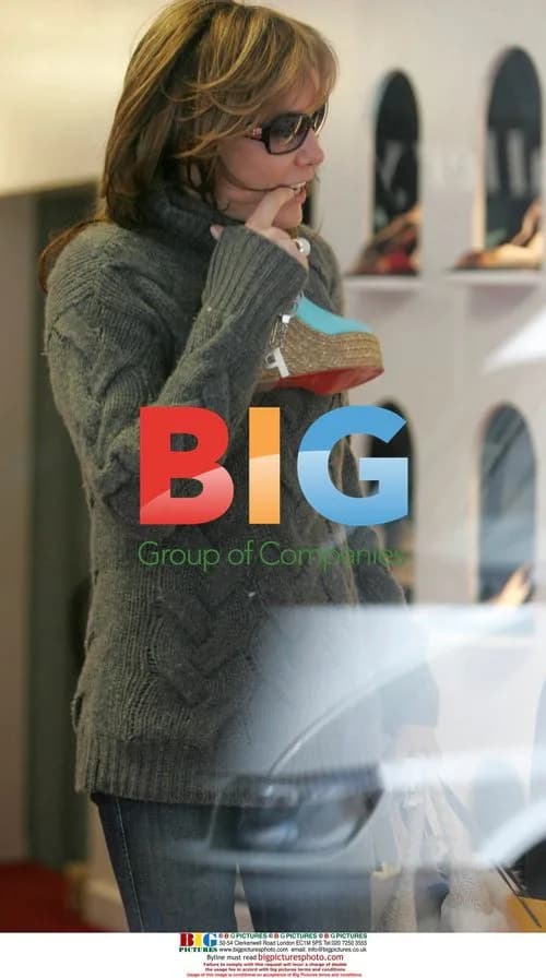 Tara Palmer Tomkinson Shopping in London