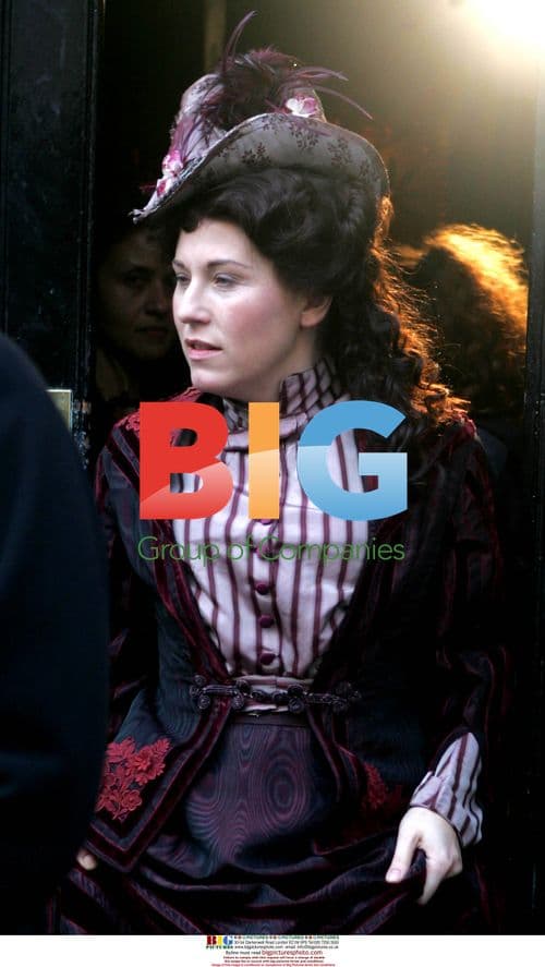 Jessie Wallace in costume as Marie Lloyd