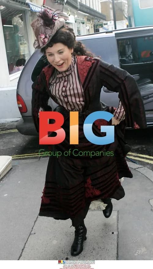 Jessie Wallace as Marie Lloyd on set