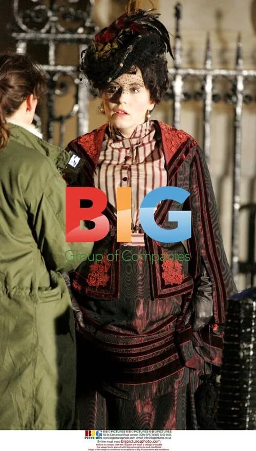 Jessie Wallace as Marie Lloyd on set