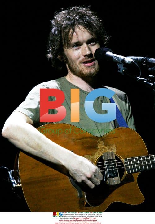 Damien Rice Performs in Paris