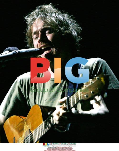 Damien Rice Performs in Paris