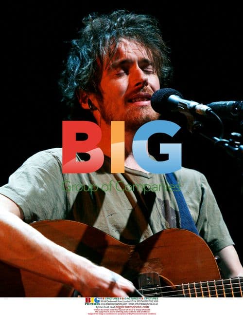 Damien Rice Performs in Paris