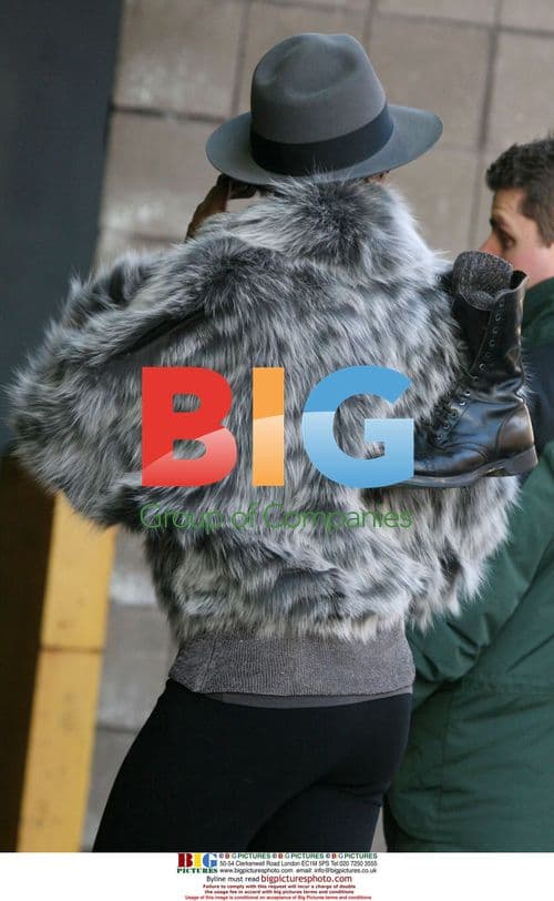 Naomi Campbell Performs Community Service