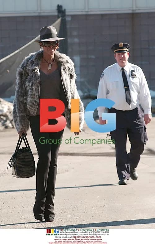 Naomi Campbell Reports for Community Service