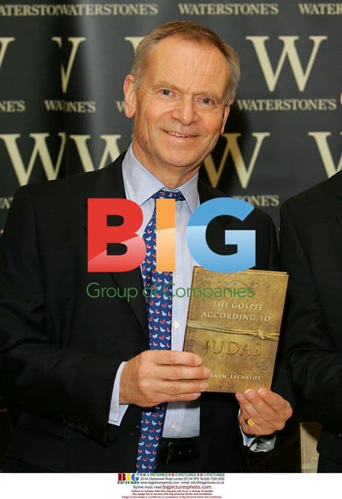 Jeffrey Archer and Francis J Moloney sign "The Gospel According to Judas"