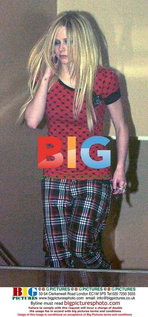 Avril Lavigne at Mayfair hotel bar