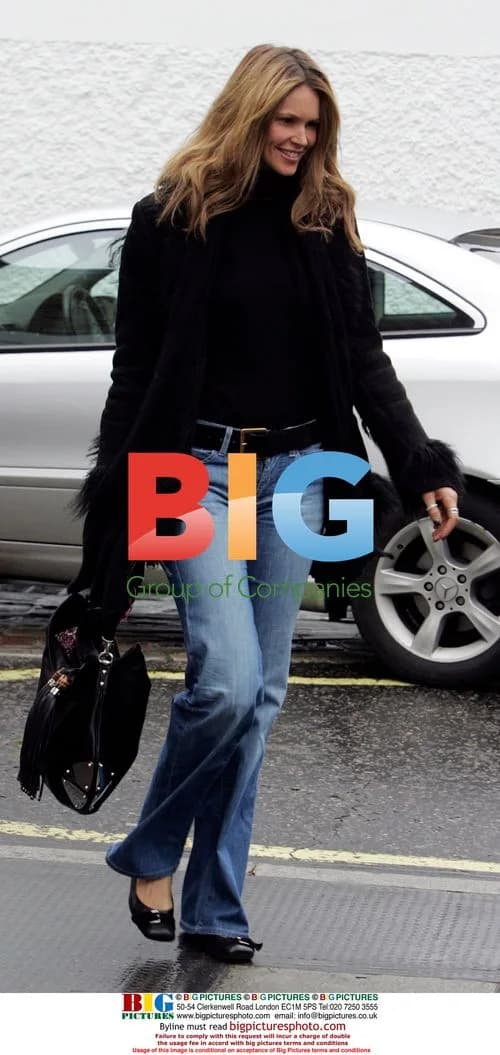 Elle Macpherson leaving London studio