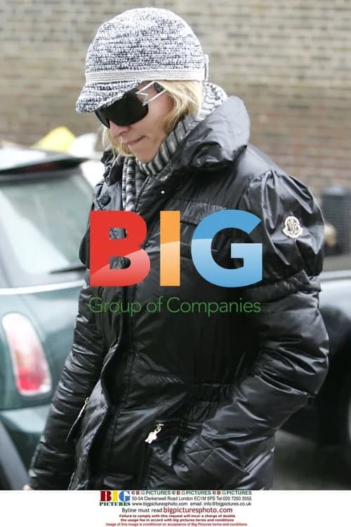 Madonna arrives in new sunglasses