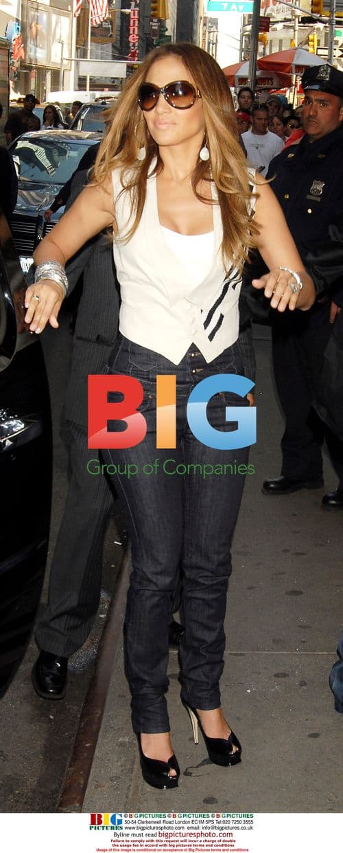 Jennifer Lopez and Marc Anthony at MTV Studios