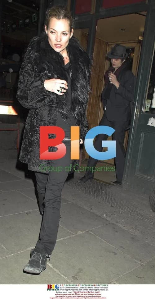 Kate Moss and Pete Doherty Leave Pub