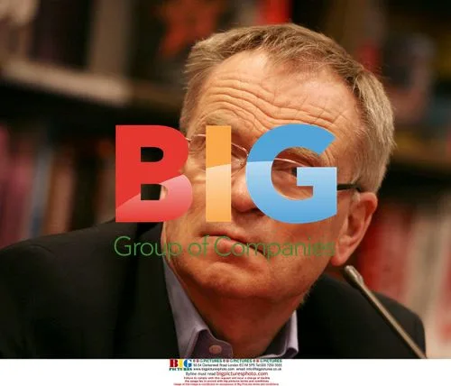Jeffrey Archer promotes new book at Borders