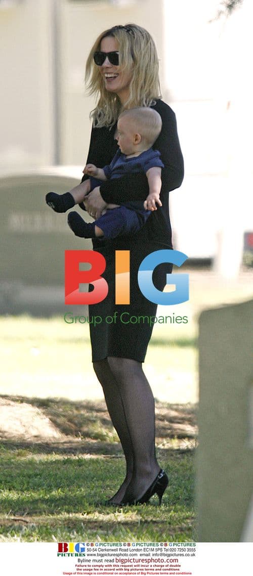 Kate Beckinsale on set of 'Winged Creatures'