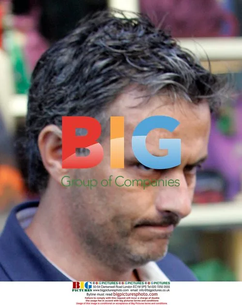 Jose Mourinho out shopping with wife
