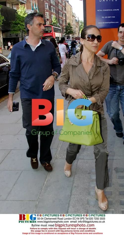 Jose Mourinho and wife shopping in London