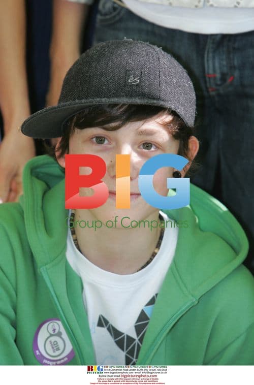 Celebrities Launch World Visions School Aid