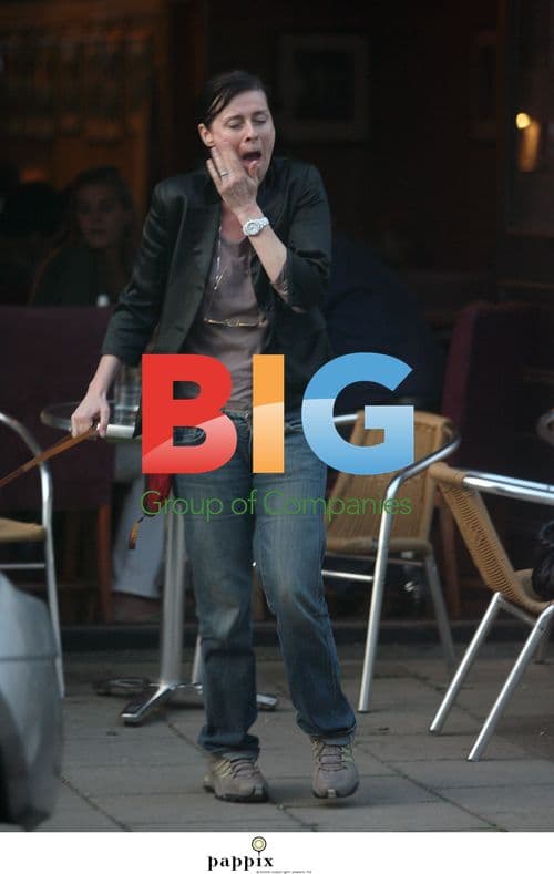 Lisa Stansfield with Puppy in London