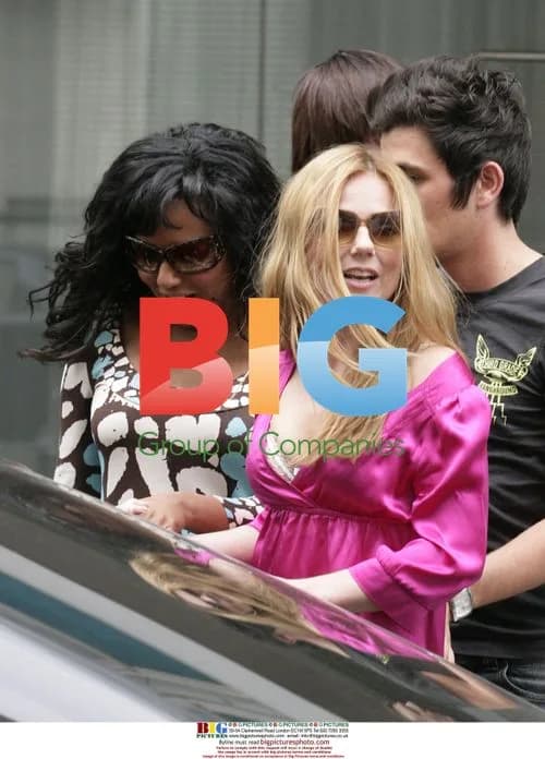 Ex Spice Girls Geri Halliwell and Mel B Spend Time with Fans