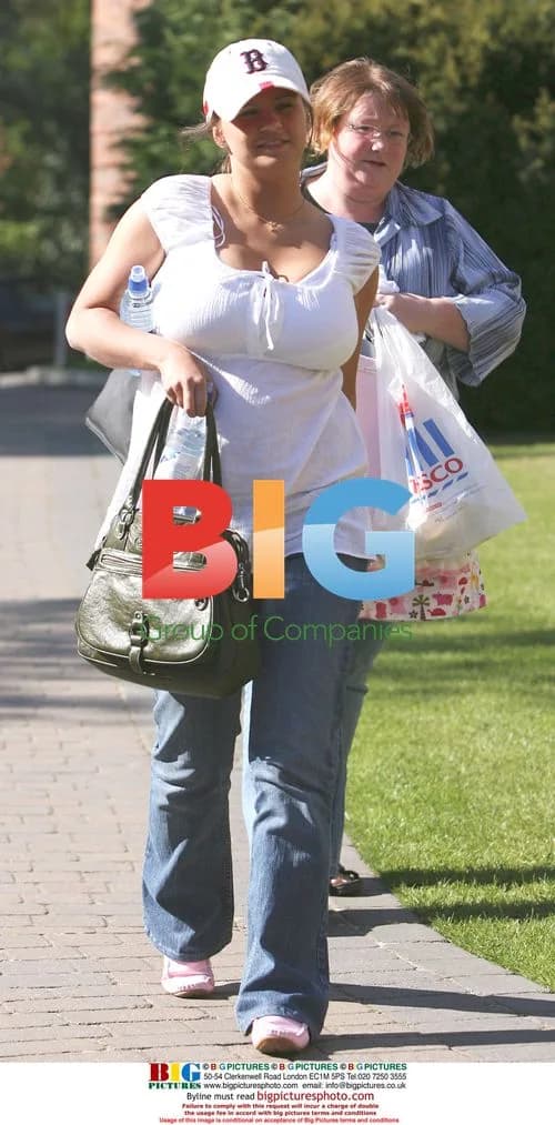 Kerry Katona and family arrive for photoshoot