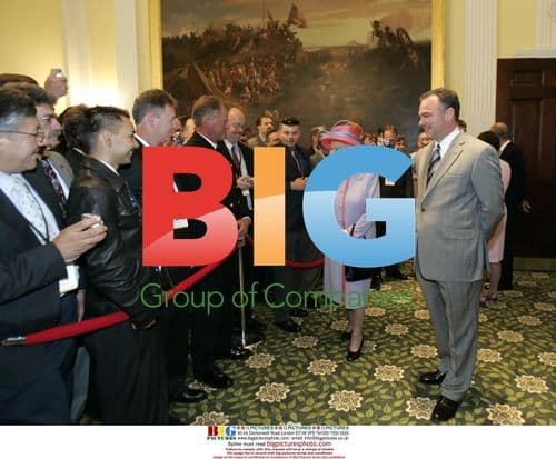 Queen Elizabeth II at Virginia State Capitol