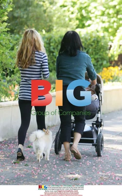 Geri Halliwell out with nanny and daughter