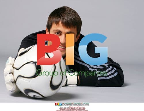 Arsenal Sign Polish Goalkeeper Lukasz Fabianski