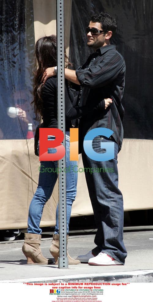 Jesse Metcalfe with mystery woman while girlfriend films